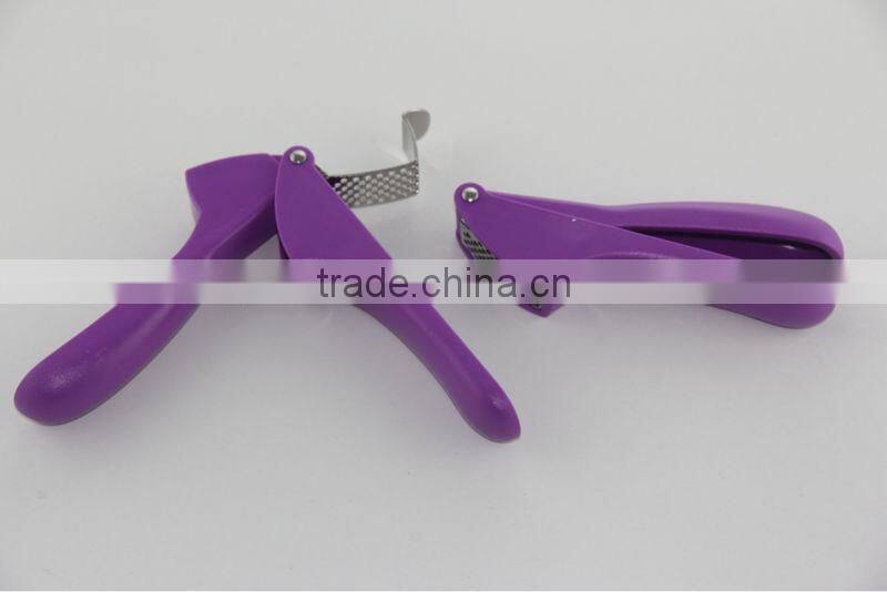 0600002 Purple color plastic garlic press