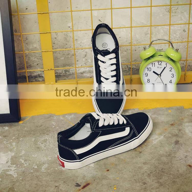 Black and white lace-up casual canvas shoes for men