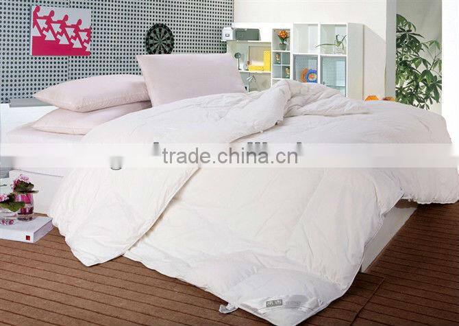 White Plain Goose Down Comforter