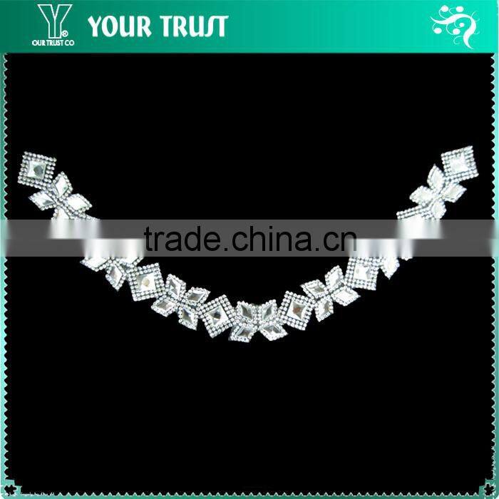 Fashion Ribbon Lady Crystal Jewelry Rhinestone Bead Necklace