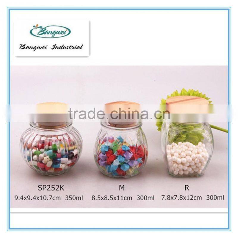 glass spice jar with wooden lid