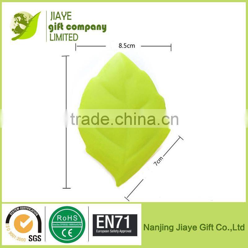 Foldable Silicone Maple Leaf Shape Cup Drinking Wash Gargle Cups