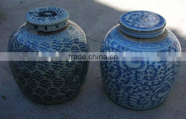 Antique porcelain blue and white container