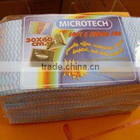 Spunlace cleaning wipe (viscose/polyester)