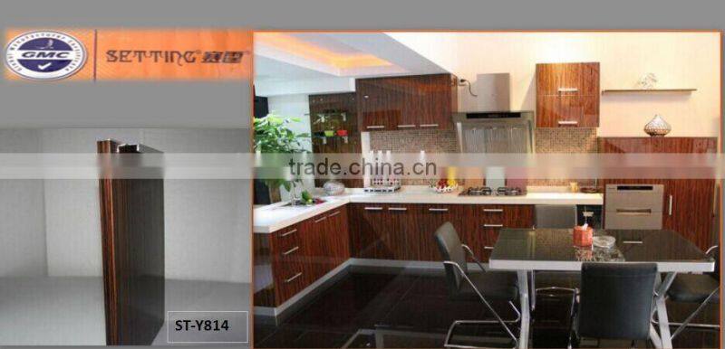 High glossy wooden panels in wood grain color for wardrobe