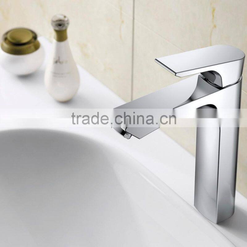 The Bathroom Wash Basin Faucet With Polished Finish