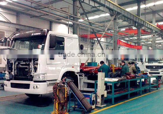 Sinotruk HOWO 8x4 Hook lift garbage truck for sale