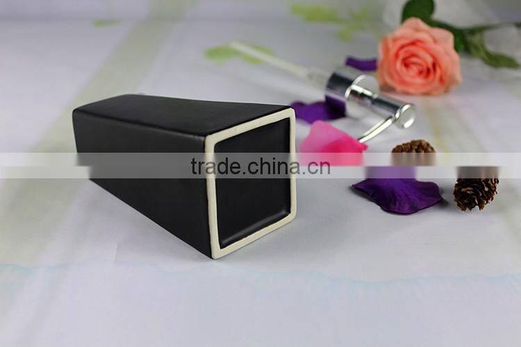 China factory custom design beauty product porcelain perfume bottle