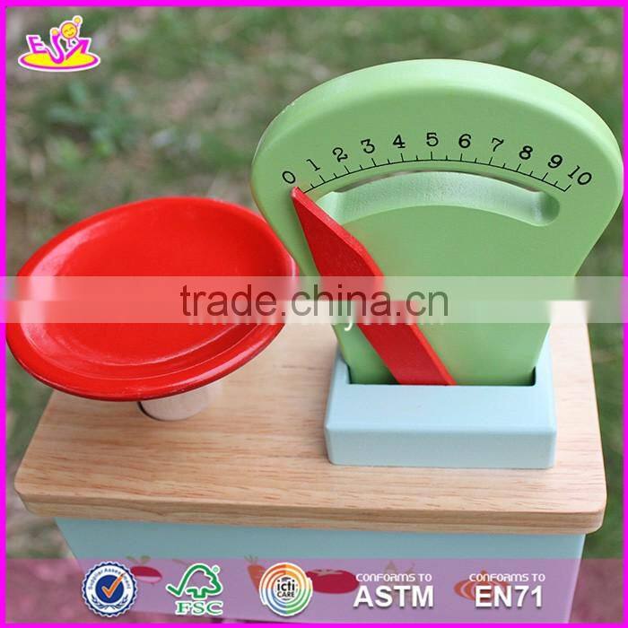 2016 New design children pretend play funny wooden scales toy W10D148
