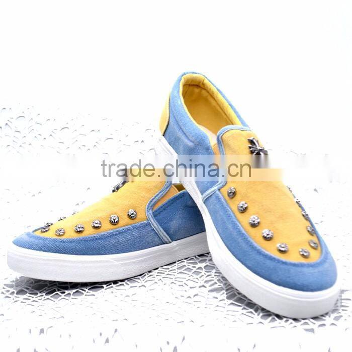 Comfortable design student fashion flat slip-on men canvas shoes with rivet