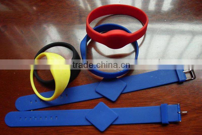 New style 13.56mhz RFID NFC silicone wristband waterproof