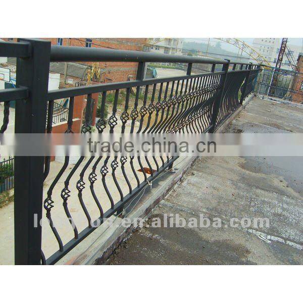 2014 Top-selling corridor garden steel fence