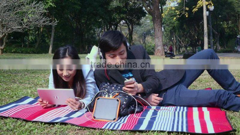 5600mah portable usb solar laptop charger with led light at factory cheap price