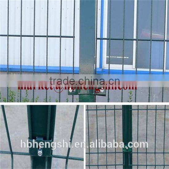 Steel Metal Type and Heat Treated Pressure Treated Wood Type Cheap Welded Wire Mesh Fence With Post