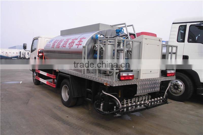 Dongfeng 4000Liters bitumen sprayer truck tank truck for sale