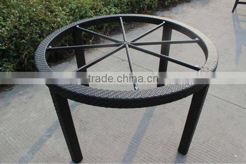 Outdoor Garden Furniture Round Wicker Table