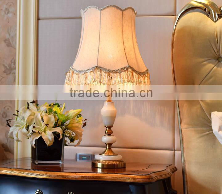 White jade golden metal European style table lamp