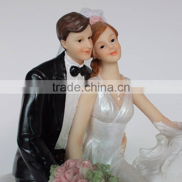Lovely cake topper couple Resin Figure