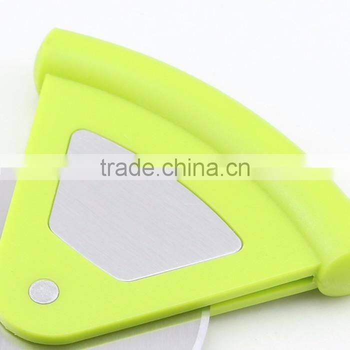 Plastic Handle Pizza Cutter with Stainless Steel Wheel