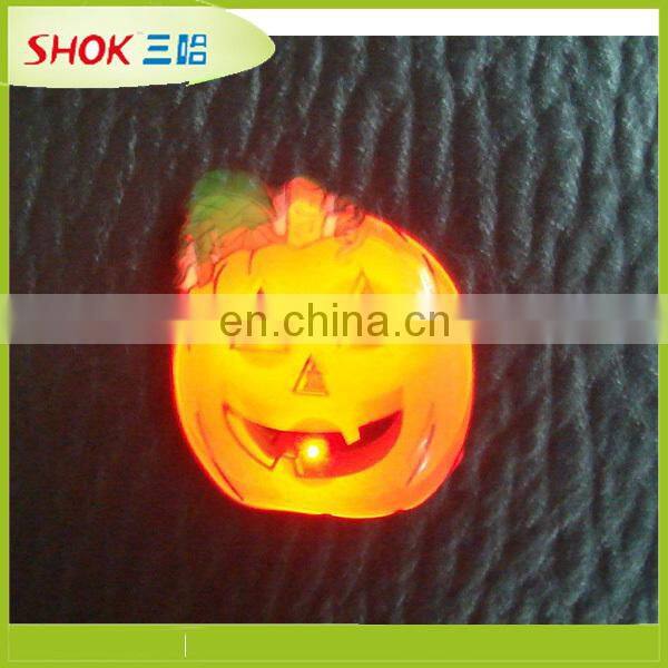 2015 novelty different shape customized led flashing badges for garment