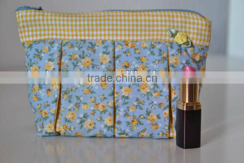 Beautiful pattern printing with plaid trim flax cosmetic bag