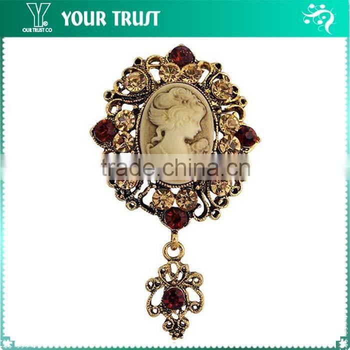 Crystal Purple Rhinesone Gold Metal Wedding Decorative Vintage Brooches