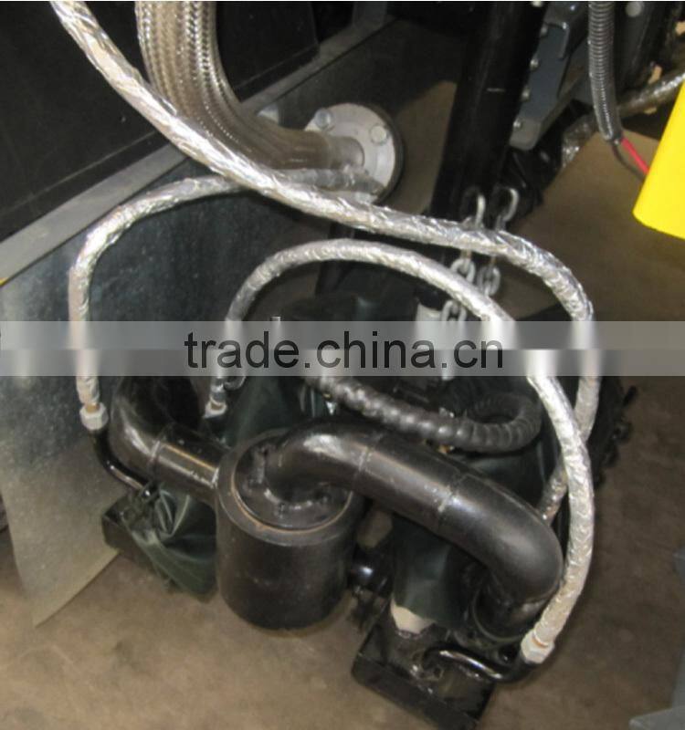 Synchronous chip sealer with 6CBM asphalt tank