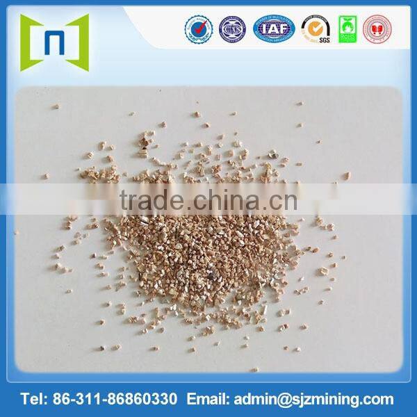 Silver expanded horticulture vermiculite