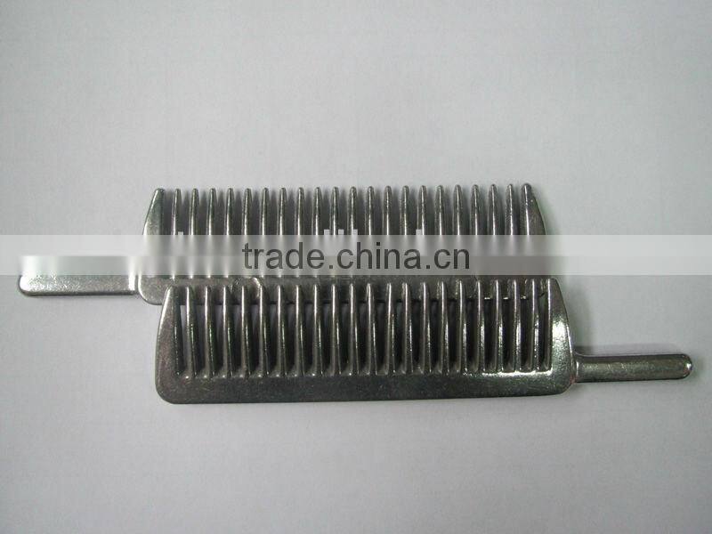 Horse curry Comb