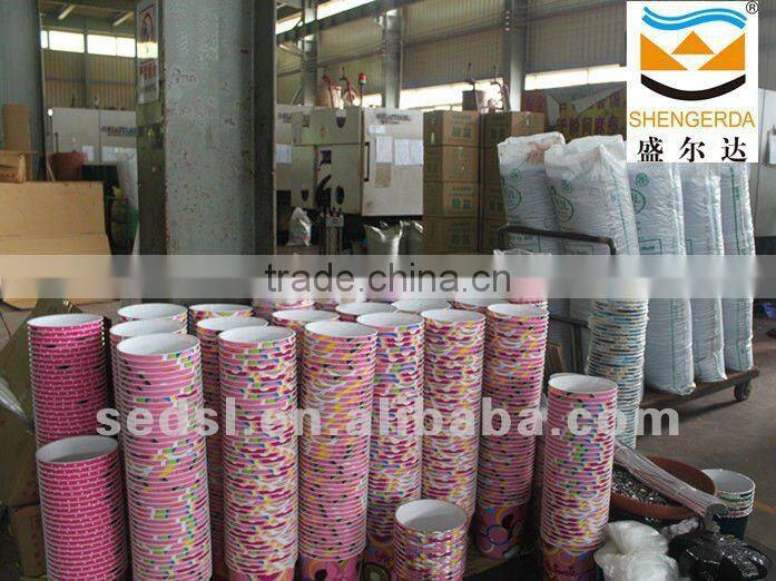 plastic trash can wastebasket for child's room