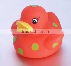 Mini bath rubber toy dot printed eco-friendly rubber baby tub floating duck