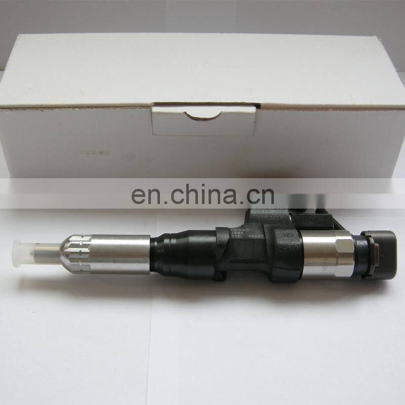 Genuine and brand new injector 095000-6583