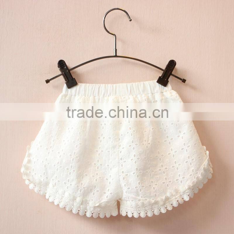 New Korean Cute Baby Girl Beaded Clothes Shorts 2016 New Summer Girl Ivory Corchet Pearl Pants Lovely Little Girl Short Pants