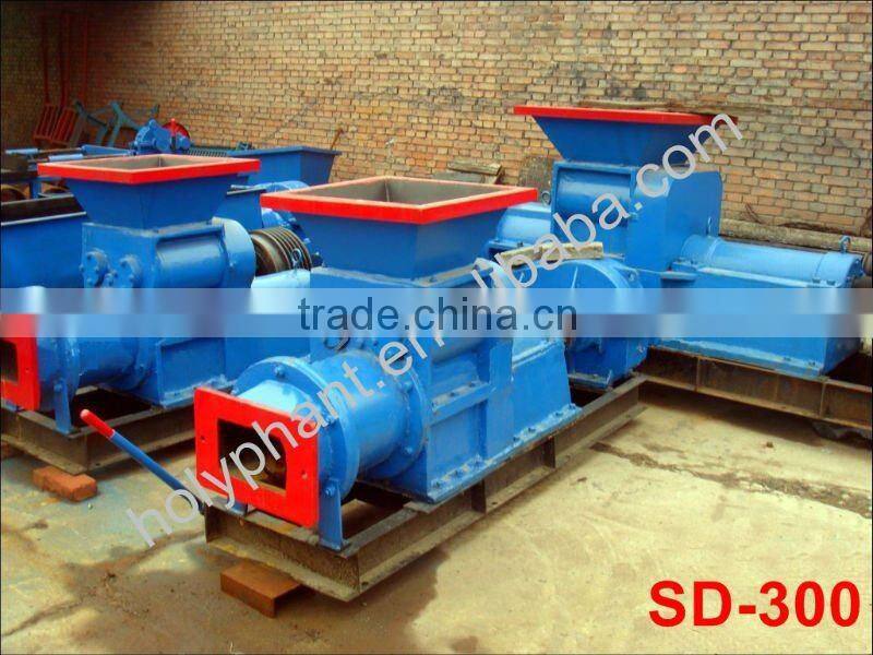 Non-vacuum clay brick extruder