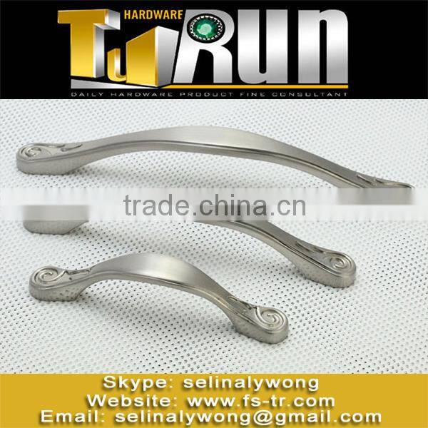 Competitive price oven zinc alloy handles for furniture