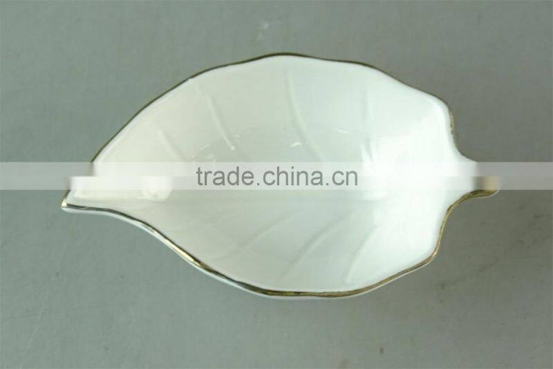 wholesale Stock White leaf shape Ceramic Dish with silver line in good quality and reasonable price