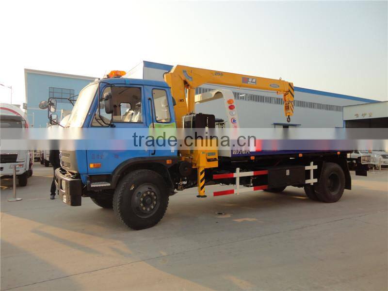 New coming 4x2 dongfeng flatbed truck mounted crane