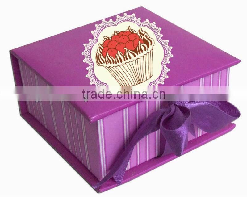 Hot!!! Customized Made-in-China Christams Romantic Cute Favor Gift Paper Box(ZDC13-015)