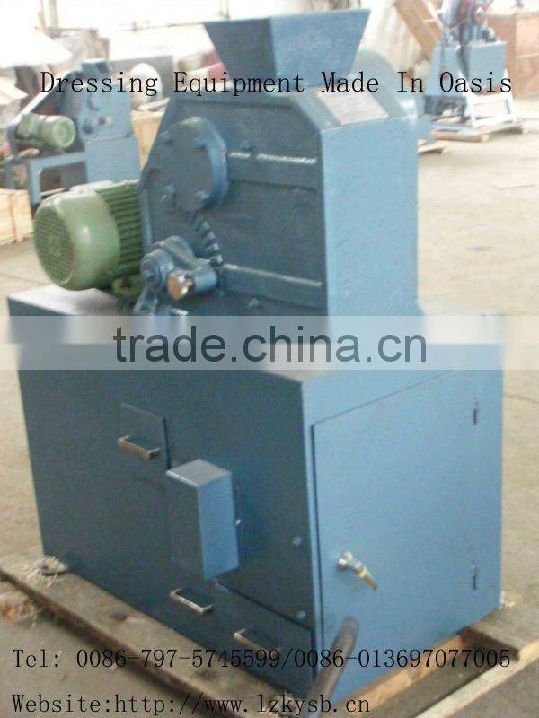 Laboratory jaw crusher with a small size which is easy to handle and operate