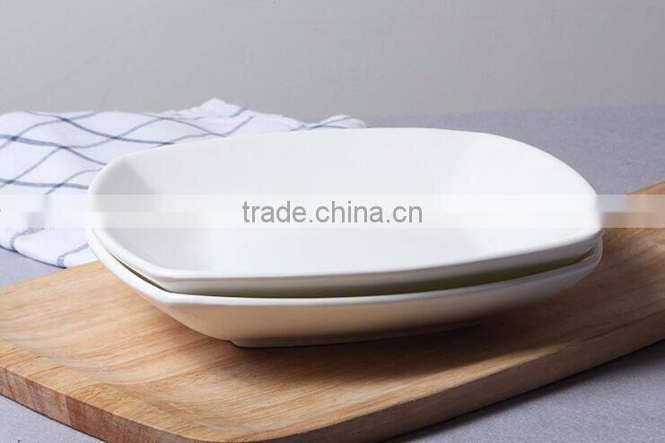 Customized white ceramic kitchen plates and bowls set