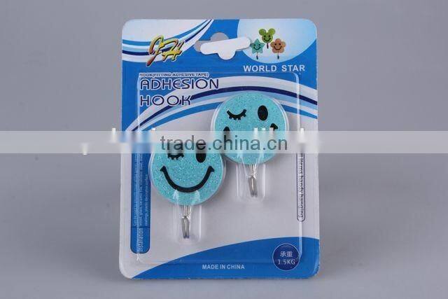 2PC smiley plastic hook
