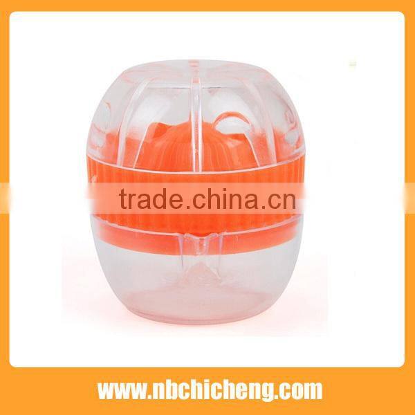 2015 wholesale Lemon Squeezer hand mini automatic lemon juicer