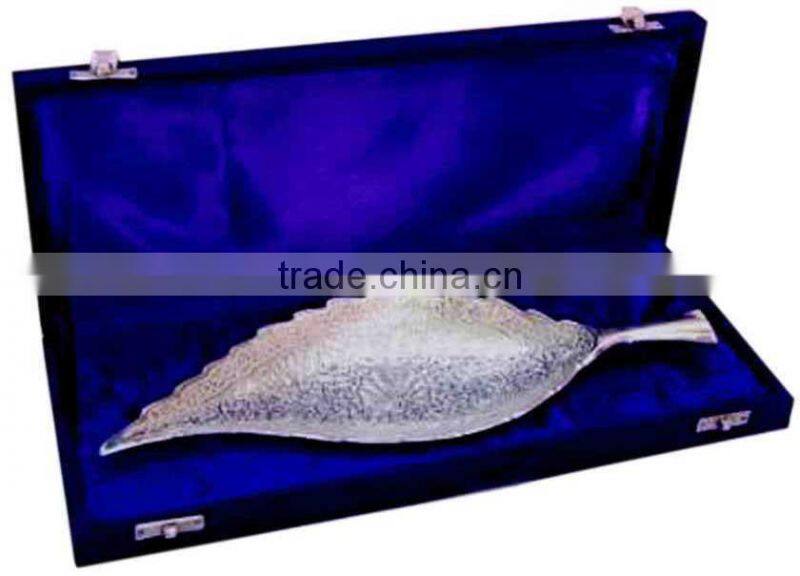 Designer Evergreen utensils for home decore