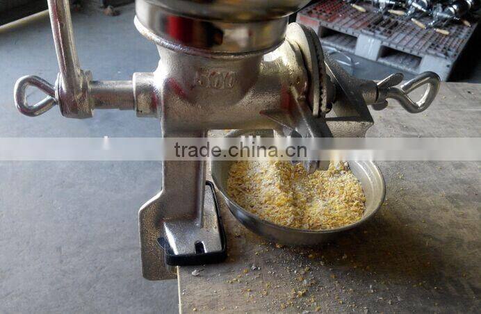 500# manual cast iron corn grinder with low hopper / corn mill
