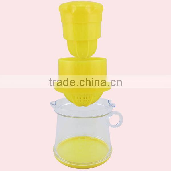 400ML New Design Multifunctional Plastic Manual FruitJuicer with Measuring Cup
