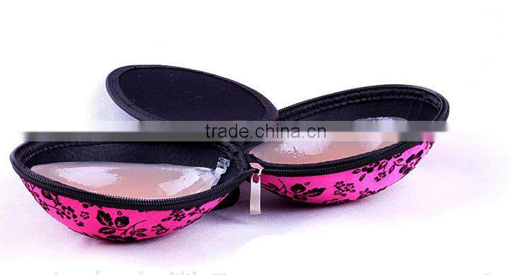 Convenient travelling leopard print underwear storage bag