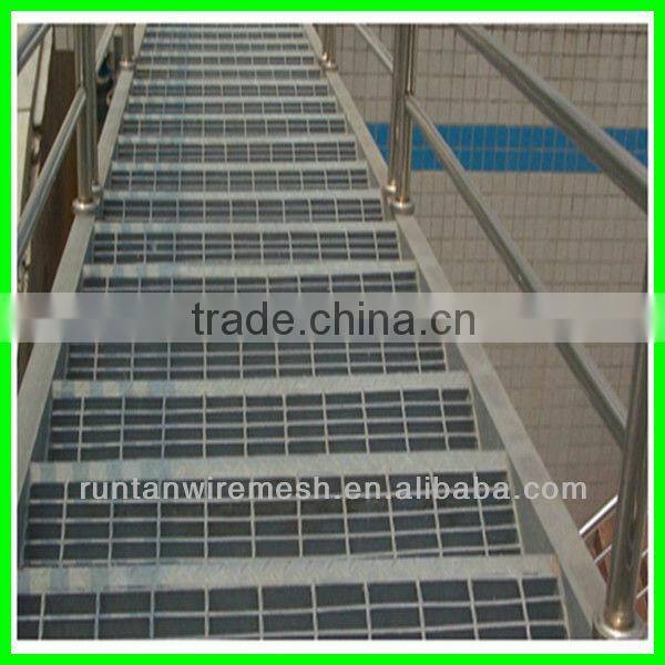 ISO9001-2008 Galvanized stair treads steel grating (accept customization )