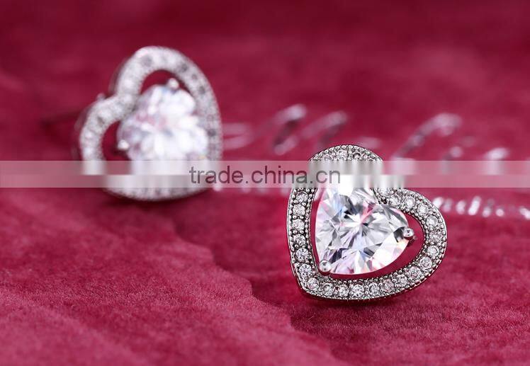 Wholesale Stock Small Order Fashion Women Heart-shaped Zircon Earrings
