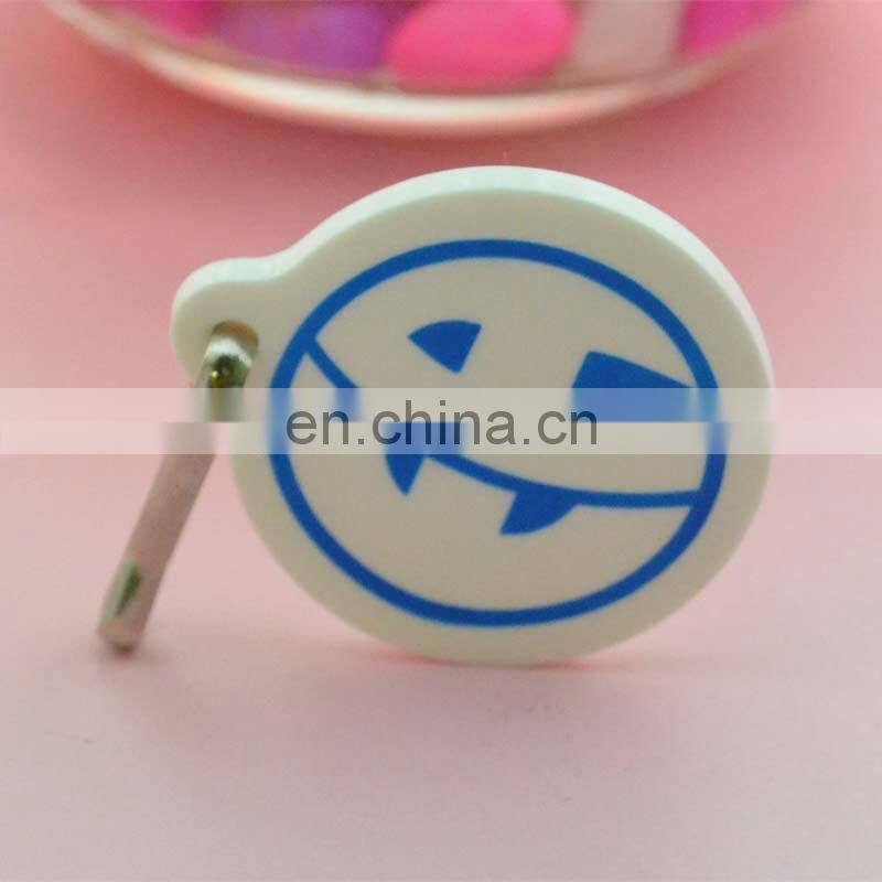Cheap soft pvc custom logo zipper puller