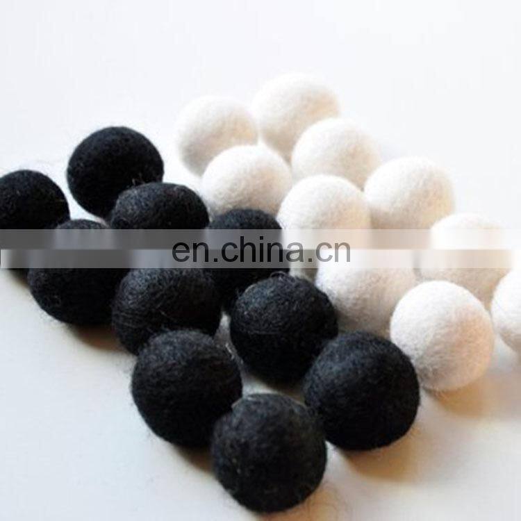 Amazon Hot Sale 5cm 6cm diameter 100% wool felt laundry dryer balls for Laundry